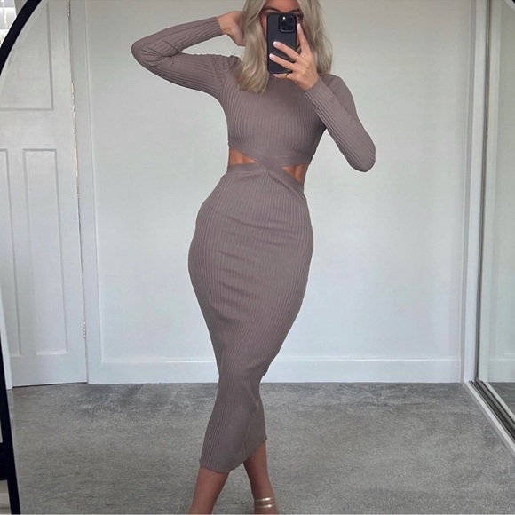 Zara Ribbed Cutout Dress - Picture 4 of 5